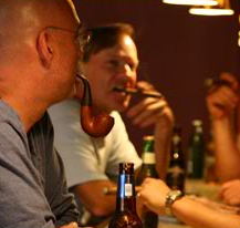 Maduros clients enjoying a smoke and drinks